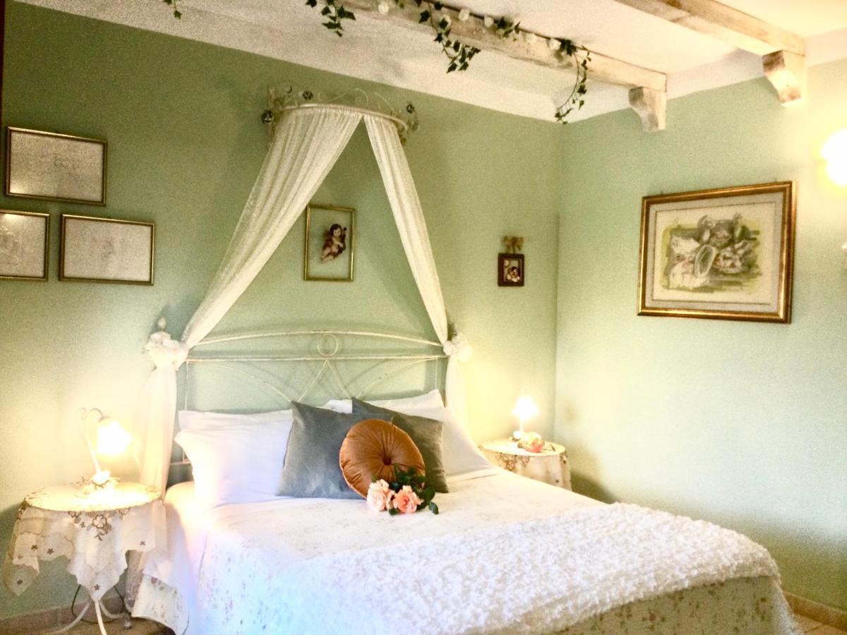 Bed and Breakfast Mirella Charming Альберобелло Экстерьер фото