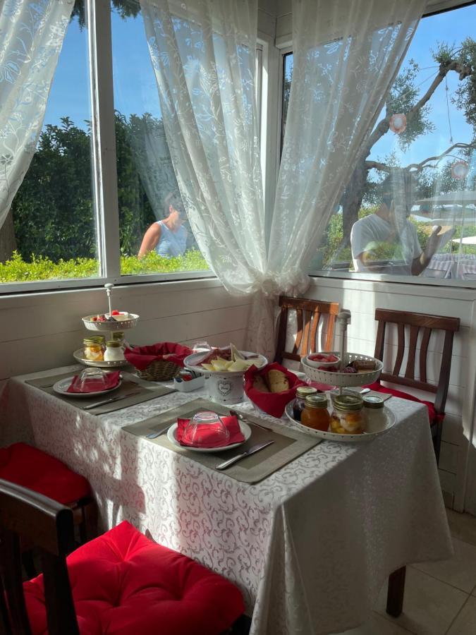Bed and Breakfast Mirella Charming Альберобелло Экстерьер фото