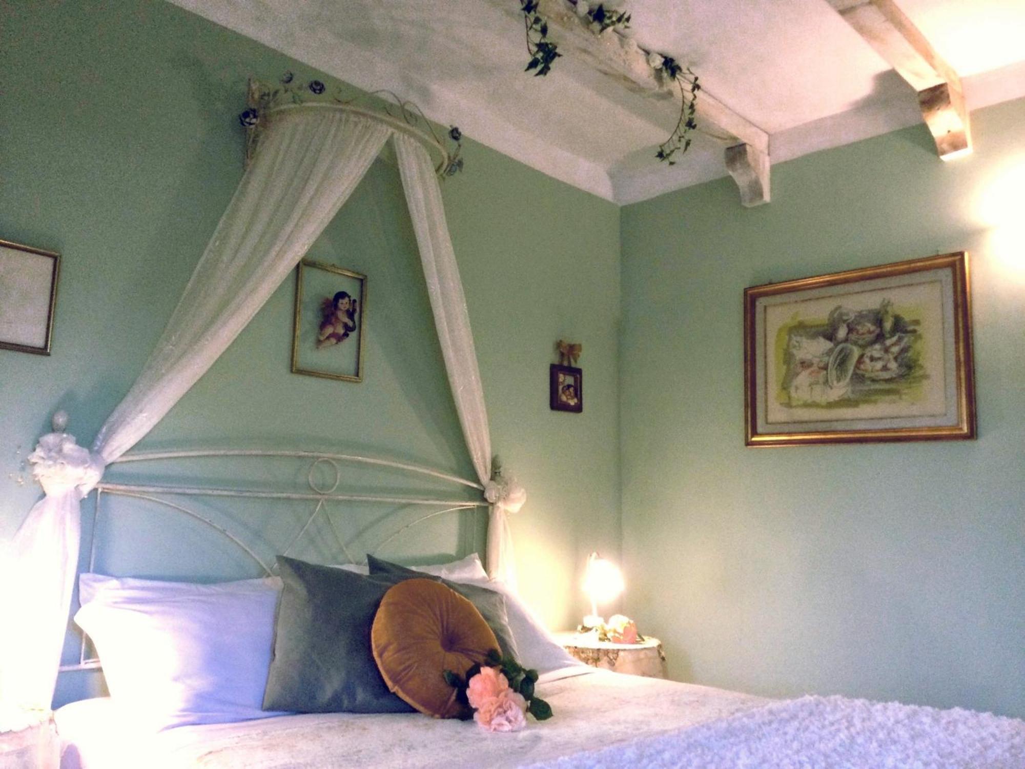 Bed and Breakfast Mirella Charming Альберобелло Номер фото